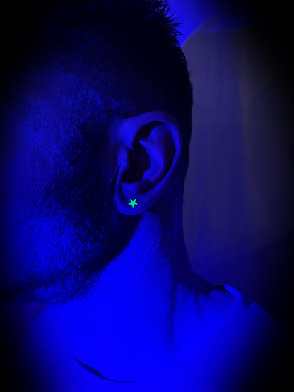 Clous d'oreilles étoile néon (3 couleurs)