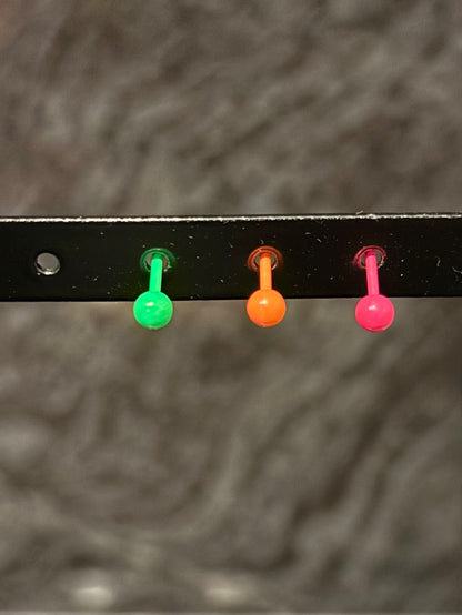 Clous d'oreilles étoile néon (3 couleurs)